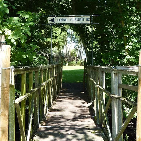 La Loire Fleurie Le Perrier