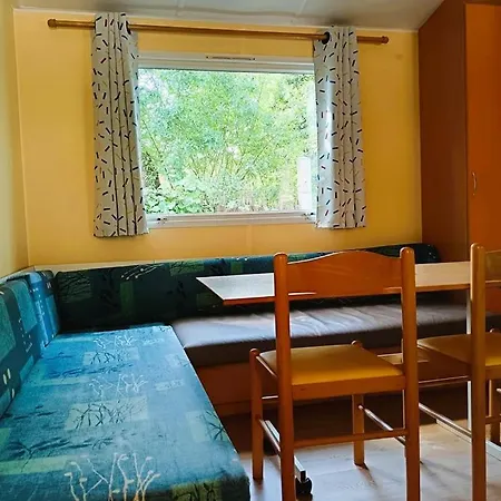 La Loire Fleurie شاليه Le Perrier