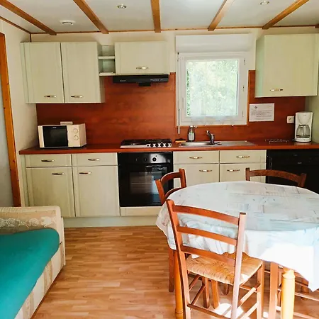 La Loire Fleurie شاليه *