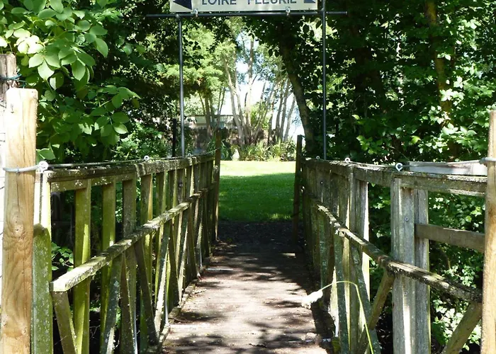 La Loire Fleurie Le Perrier